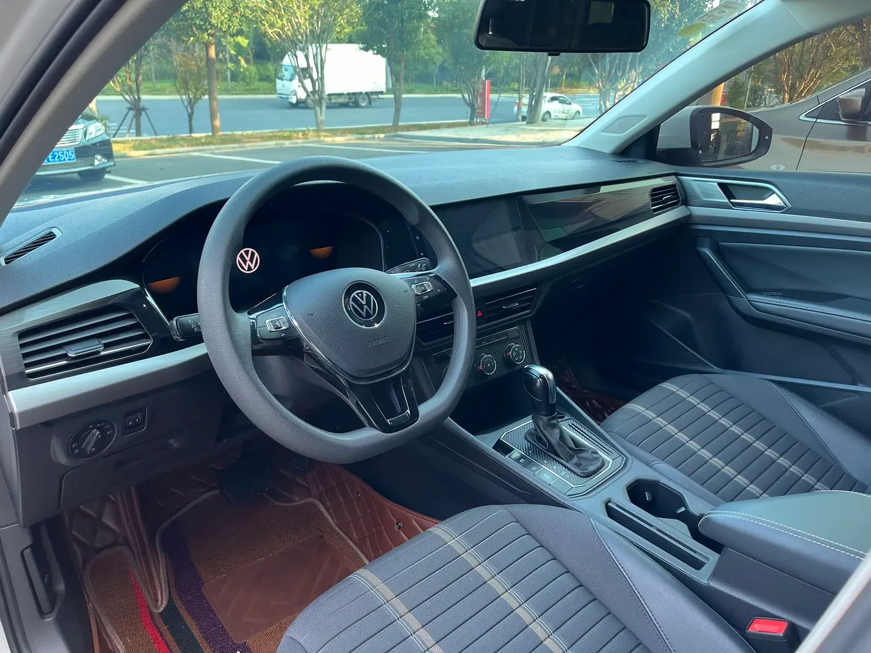 2021 VOLKSWAGEN LAVIDA thumbnail 4