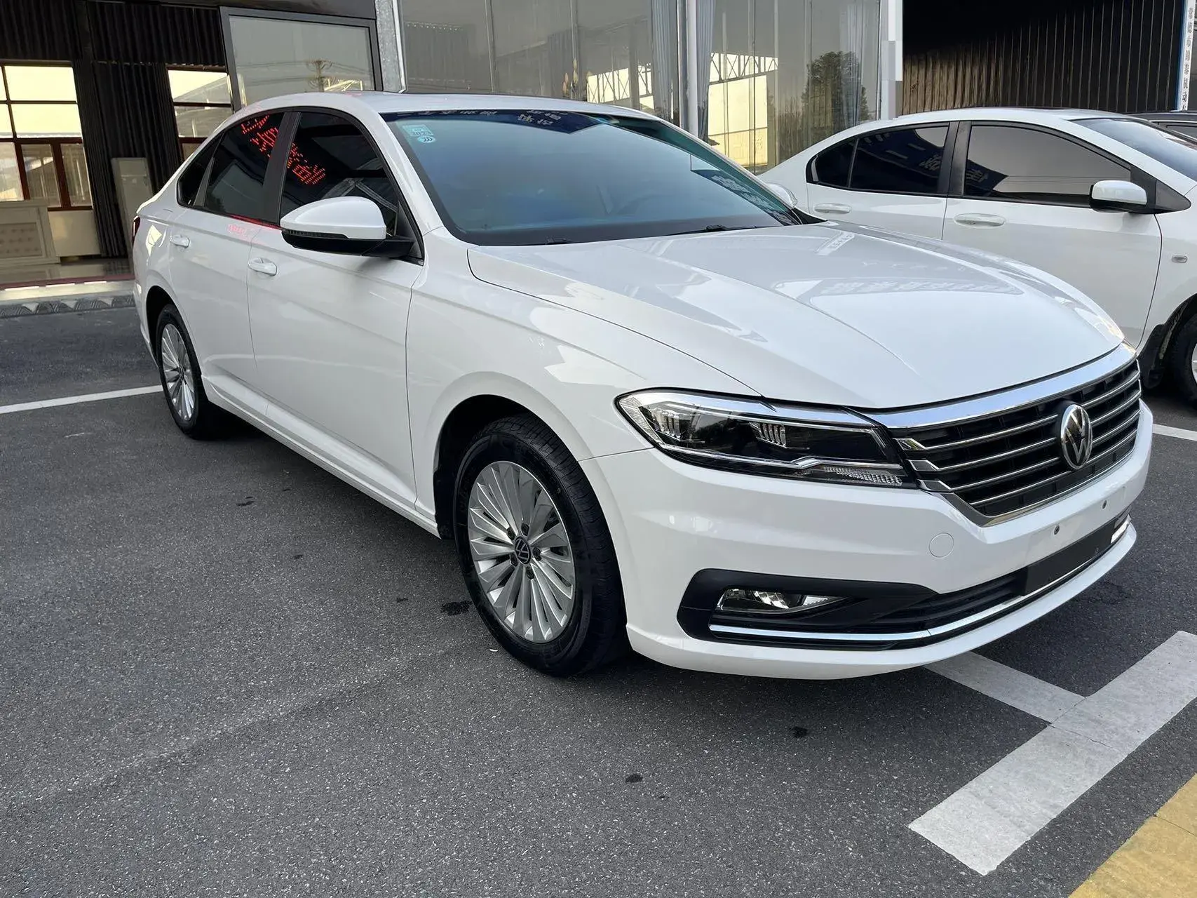 2021 VOLKSWAGEN LAVIDA thumbnail 3
