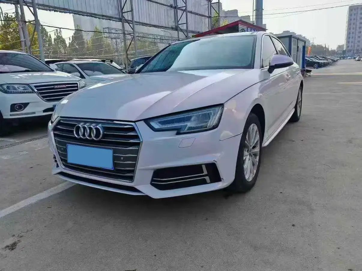 2019 AUDI A4L view 1