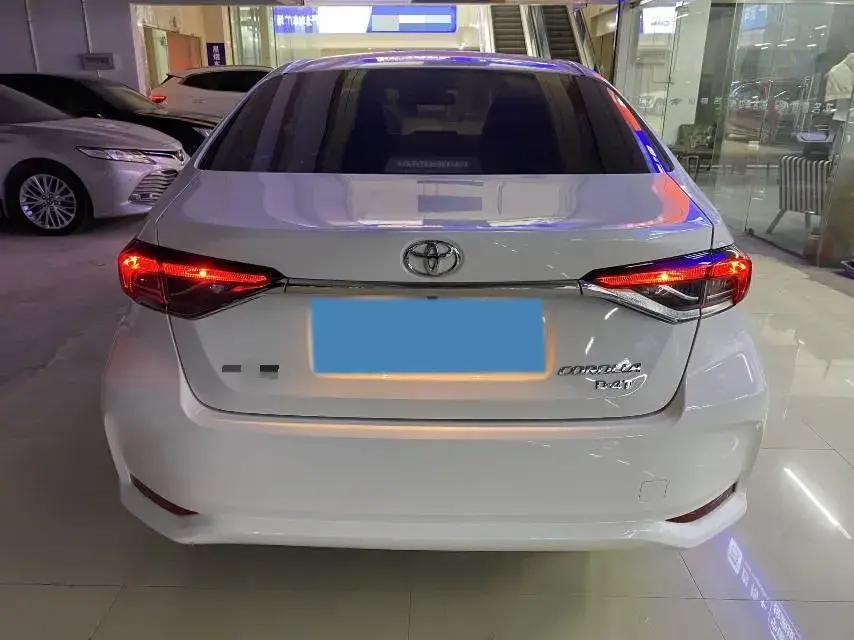 2023 TOYOTA COROLLA thumbnail 3