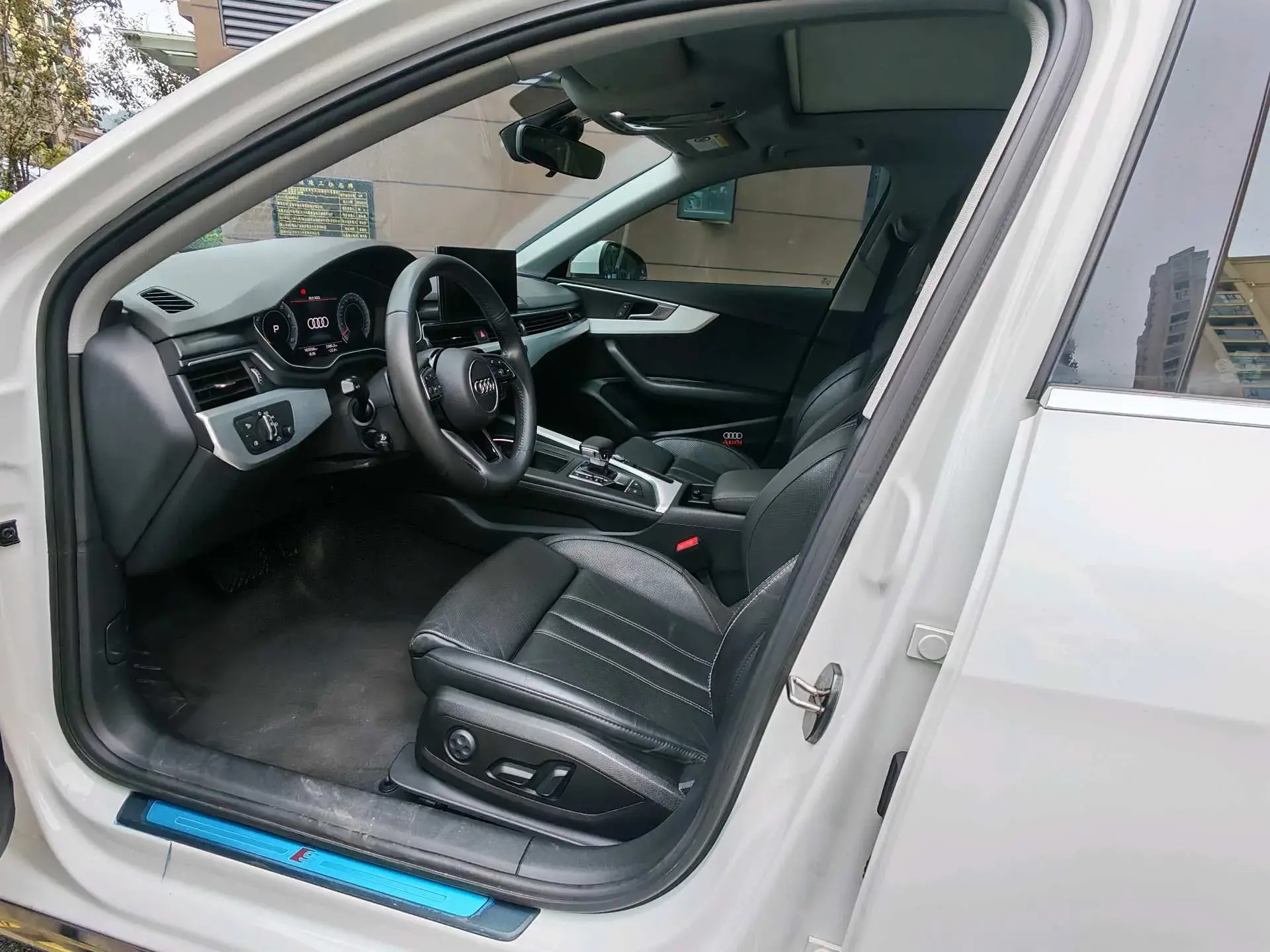 2020 AUDI A4L thumbnail 3