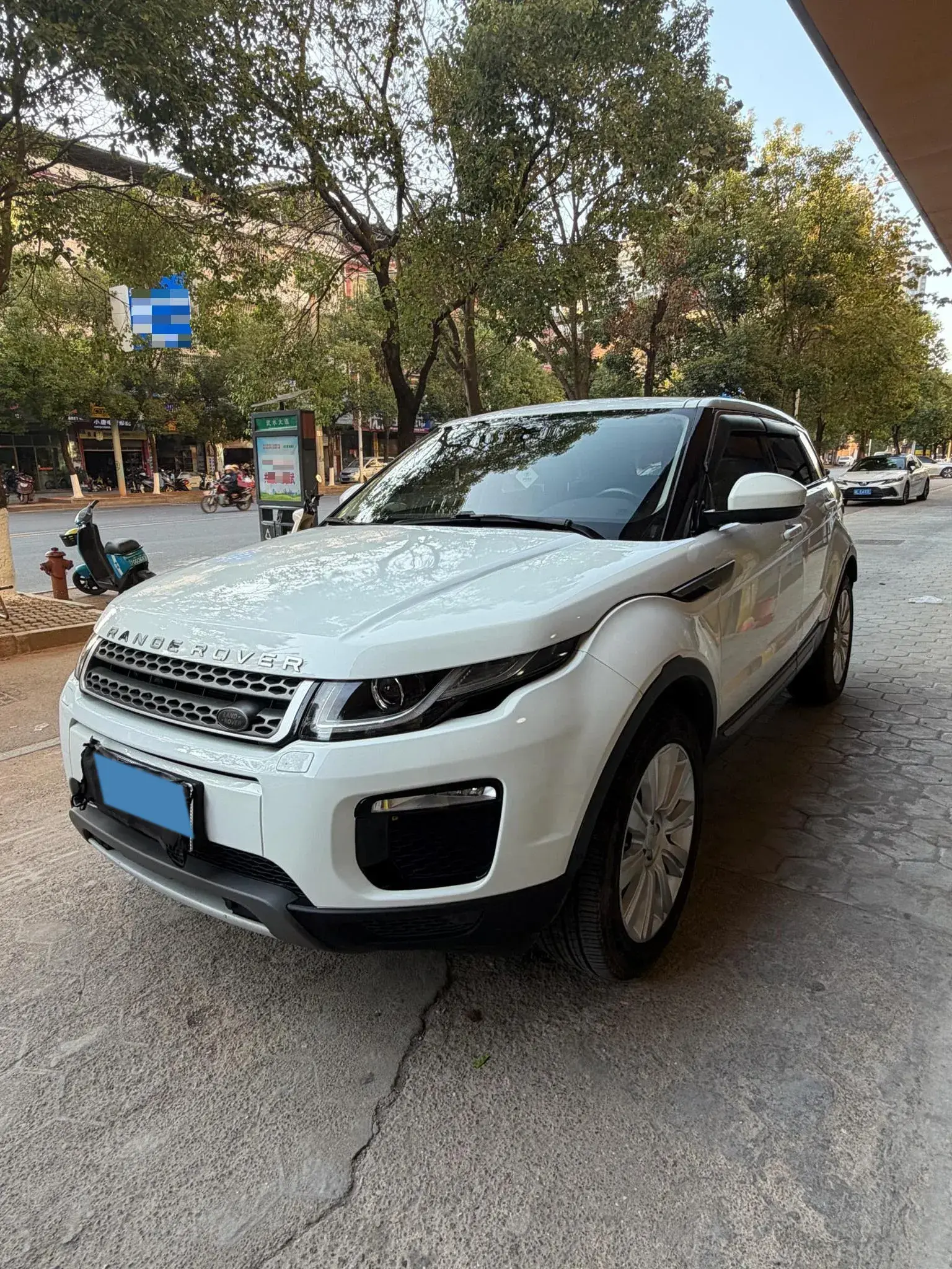 2018 LAND ROVER view 1