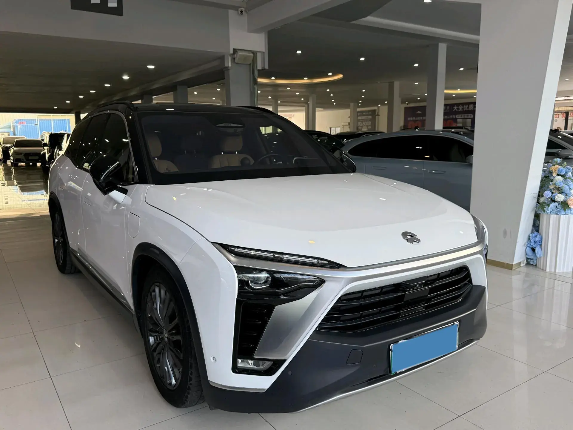 2020 NIO ES8 thumbnail 2