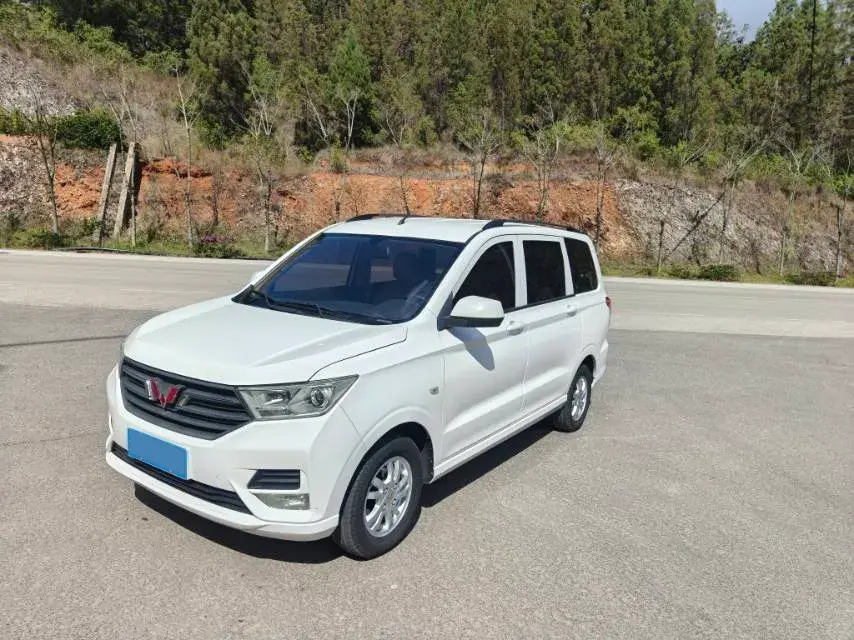 2019 WuLing HongGuang Plus 1.5T 147HP L4 6MT