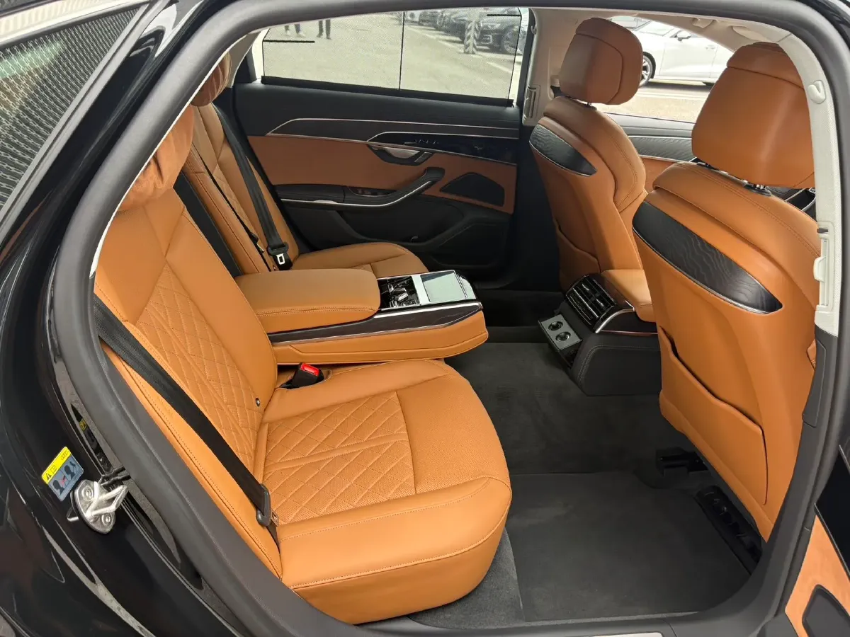 2025 Audi A8 3.0T 286HP V6 8AT,autocango,china used car exporter,china ev exporter,chinese used car exporter,chinese used ev exporter