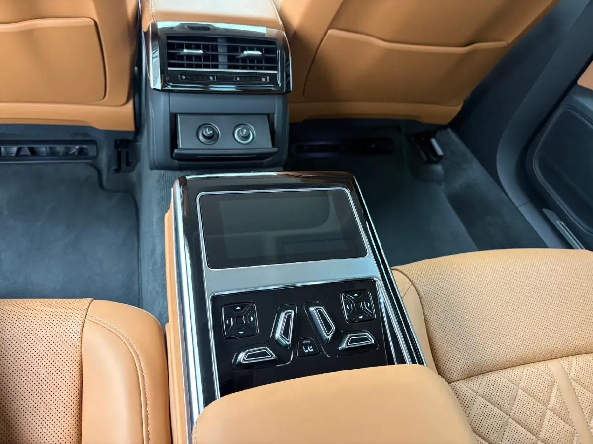 2025 Audi A8 3.0T 286HP V6 8AT,autocango,china used car exporter,china ev exporter,chinese used car exporter,chinese used ev exporter