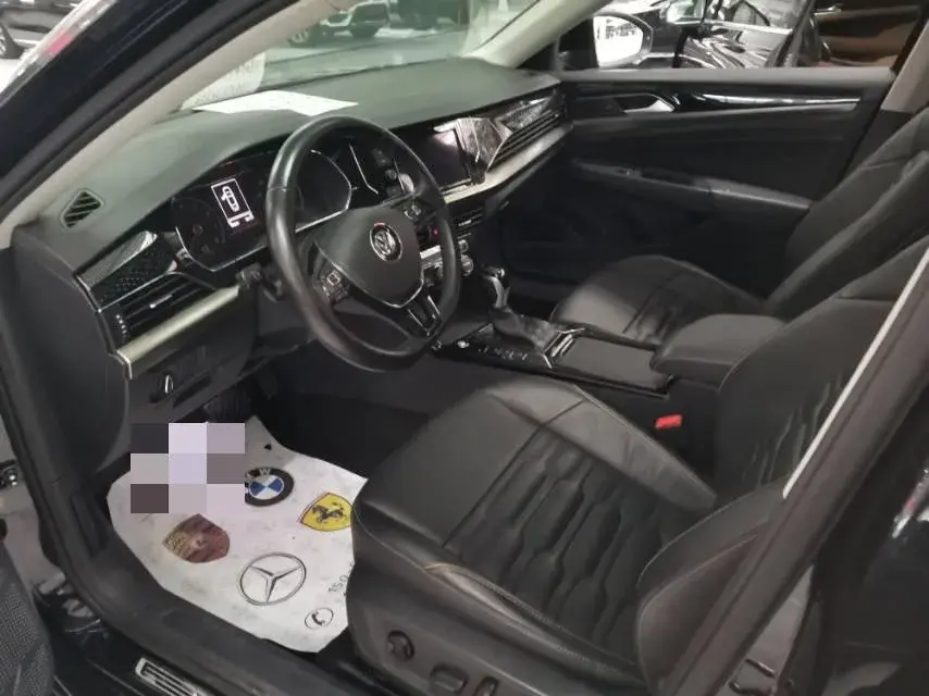 2019 VOLKSWAGEN PASSAT thumbnail 4