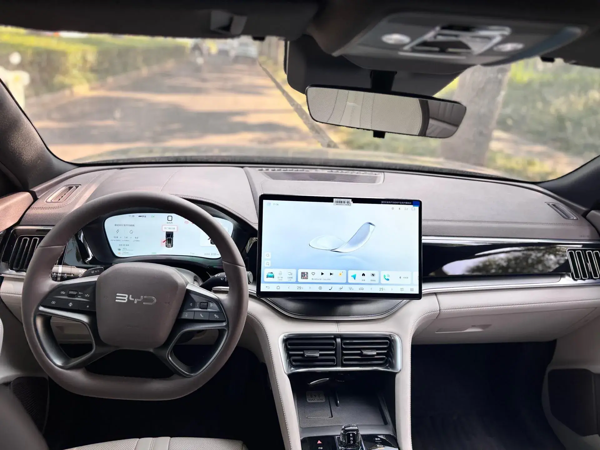 2025 BYD SONG thumbnail 4