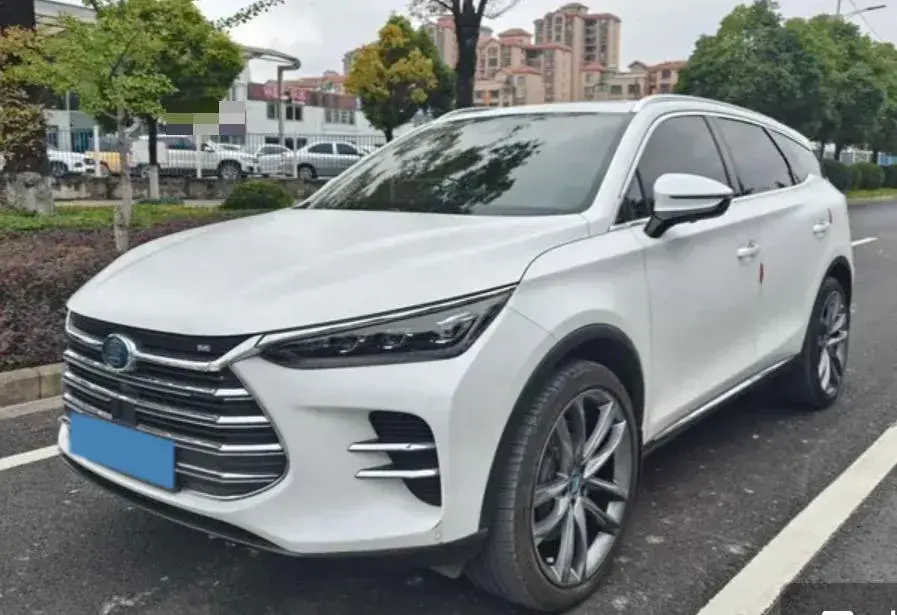 2019 BYD TANG view 1