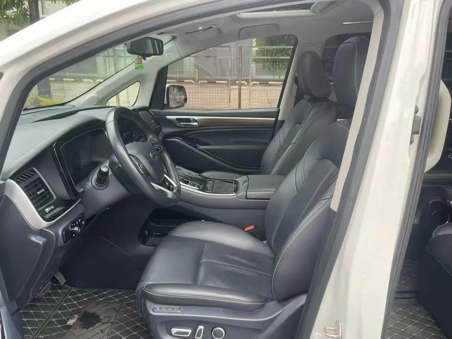 2021 GAC TRUMPCHI thumbnail 4