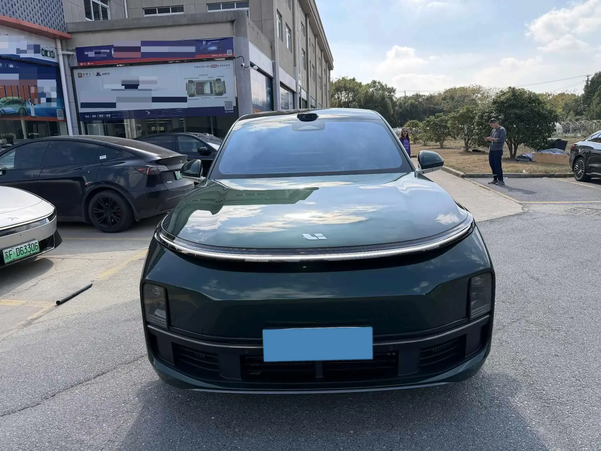 2025 LI L8 thumbnail 2