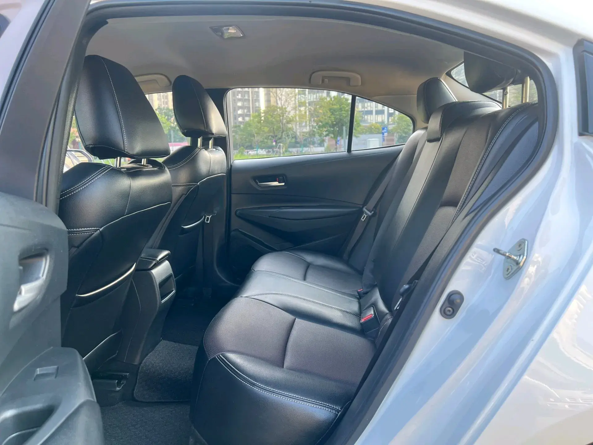 2022 TOYOTA COROLLA thumbnail 4