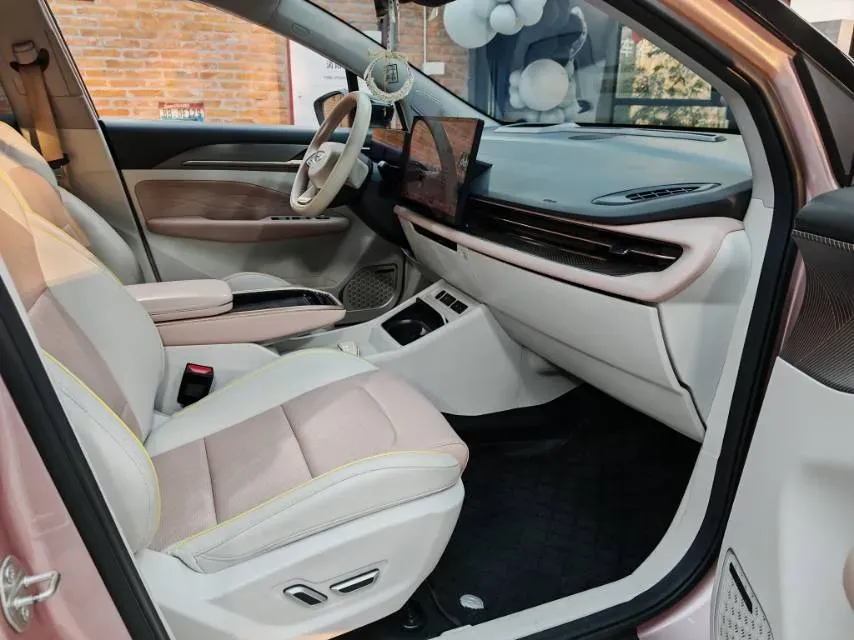 2022 Geometry M6 BEV 70KWH,autocango,china used car exporter,china ev exporter,chinese used car exporter,chinese used ev exporter