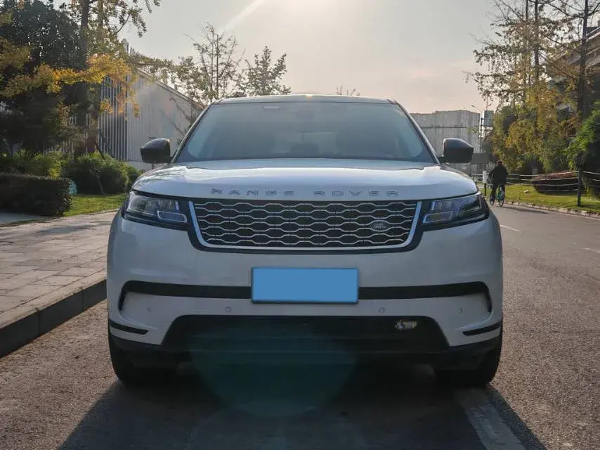 2022 LAND ROVER thumbnail 2