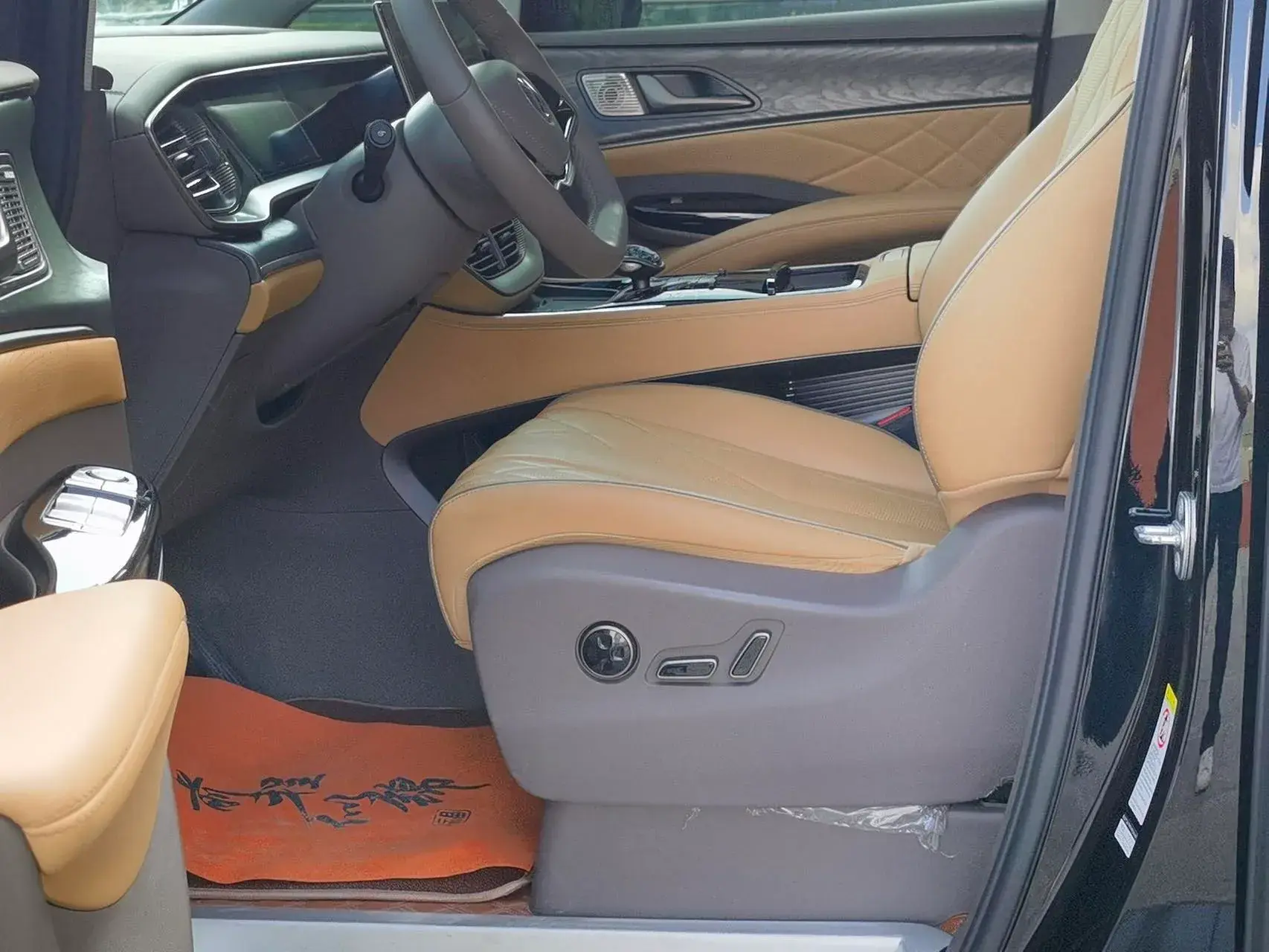 2022 DENZA D9 thumbnail 3