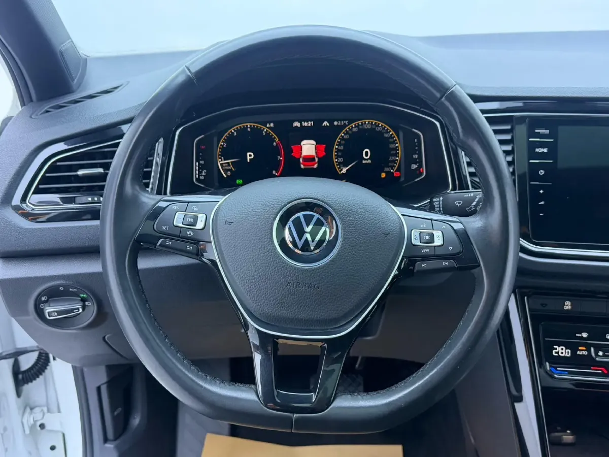 2021 Volkswagen T-Roc 1.4T 150HP L4 7DCT,autocango,china used car exporter,china ev exporter,chinese used car exporter,chinese used ev exporter