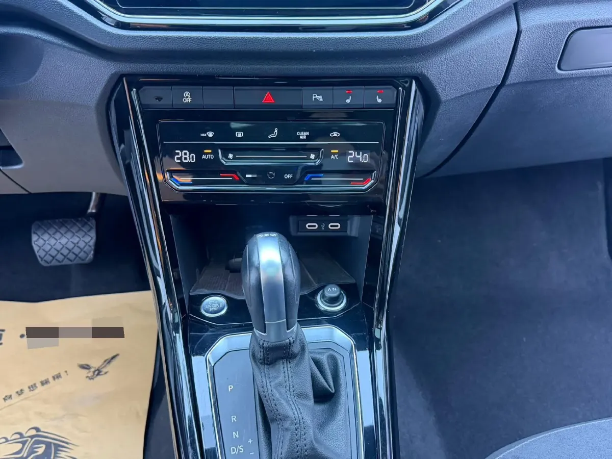 2021 Volkswagen T-Roc 1.4T 150HP L4 7DCT,autocango,china used car exporter,china ev exporter,chinese used car exporter,chinese used ev exporter