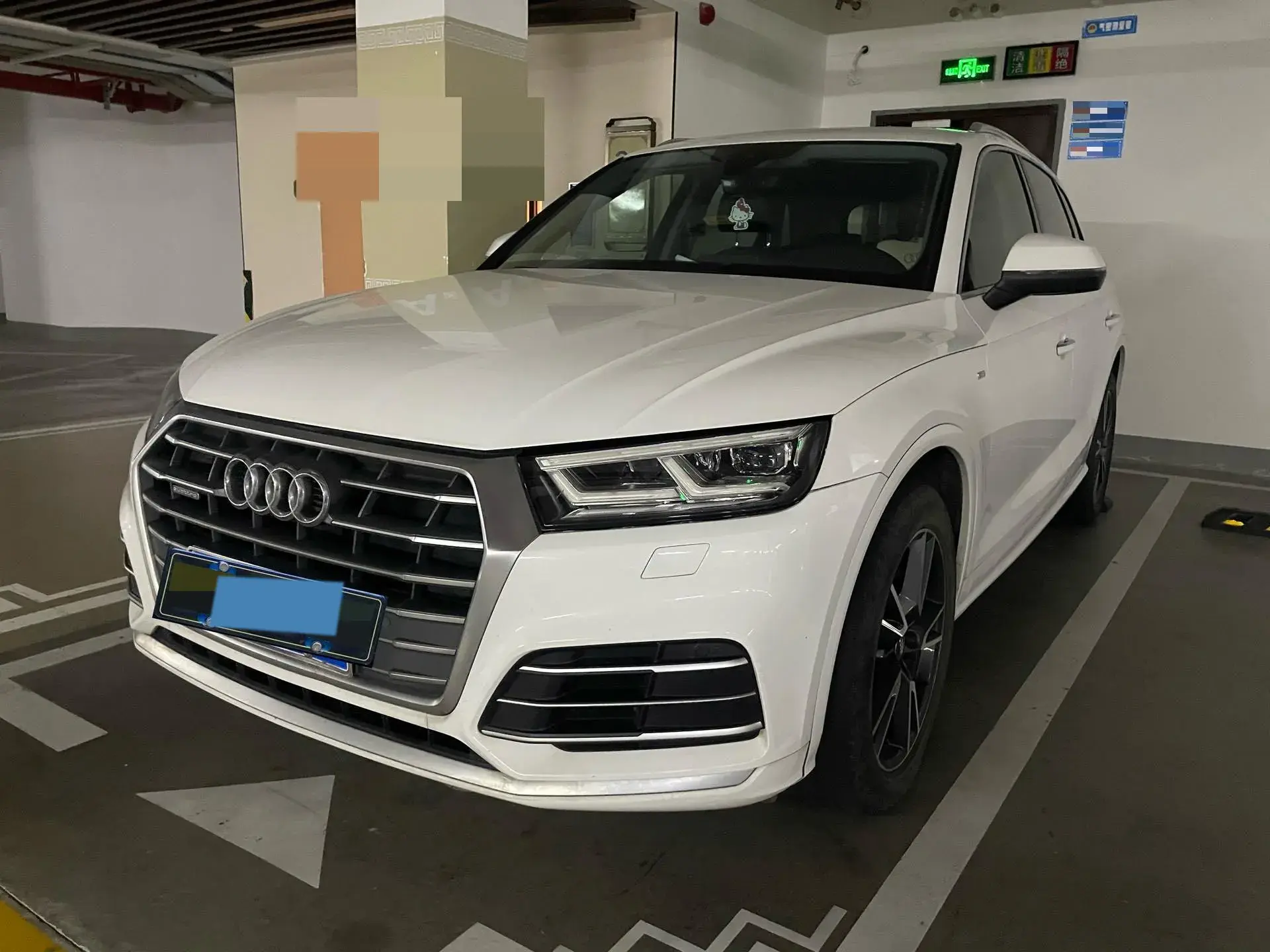 2020 AUDI Q5L view 1