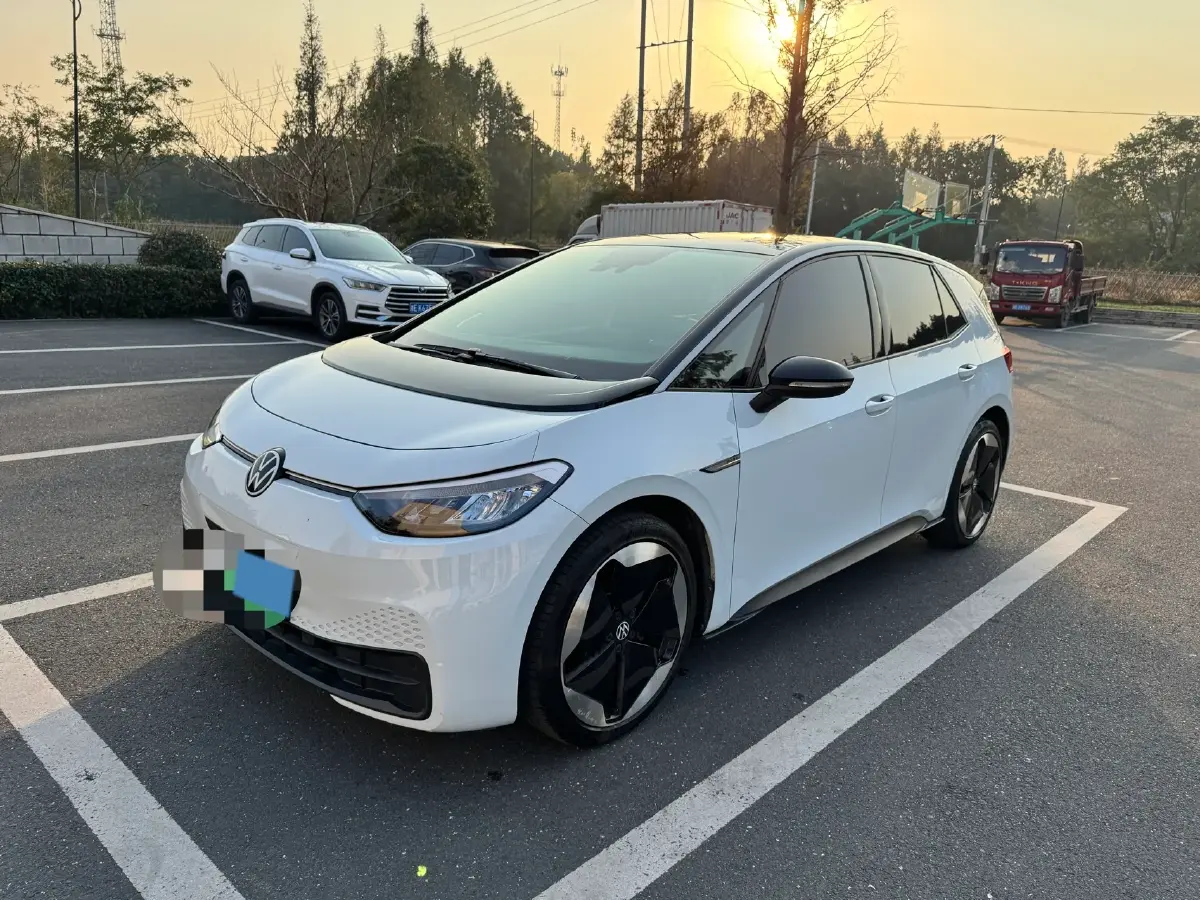 2023 Volkswagen ID.3 BEV 52.8KWH