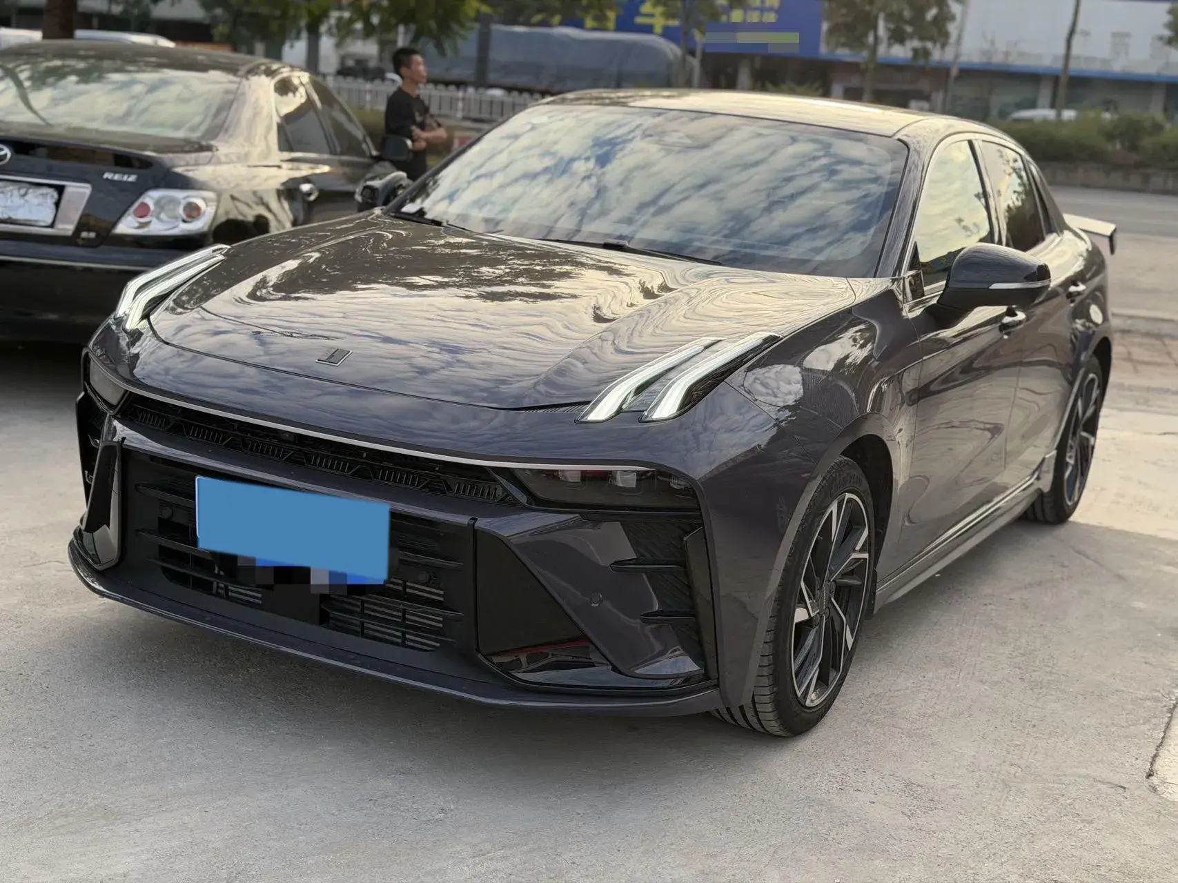 2025 LYNK&CO 03 view 1