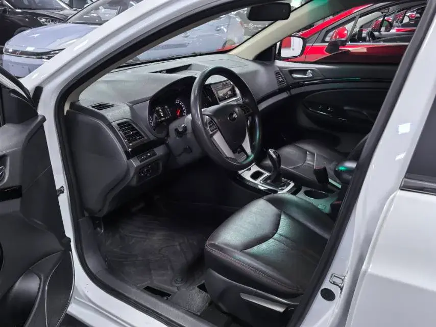 2018 BYD E5 thumbnail 3