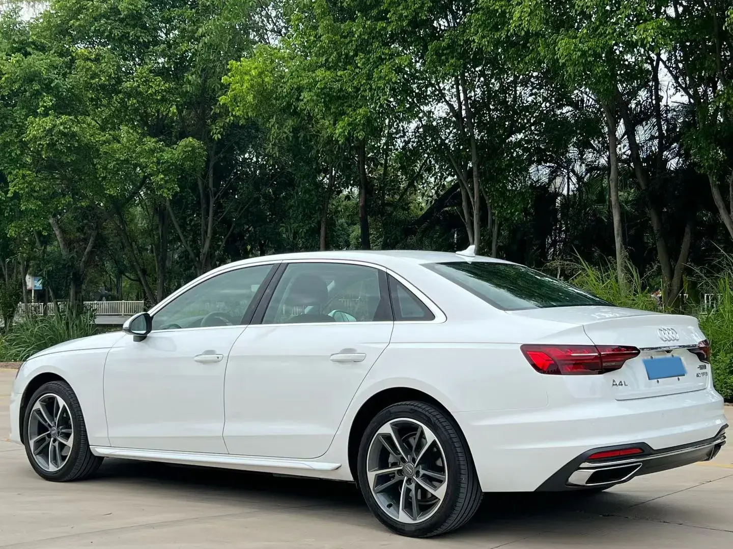 2020 AUDI A4L thumbnail 4
