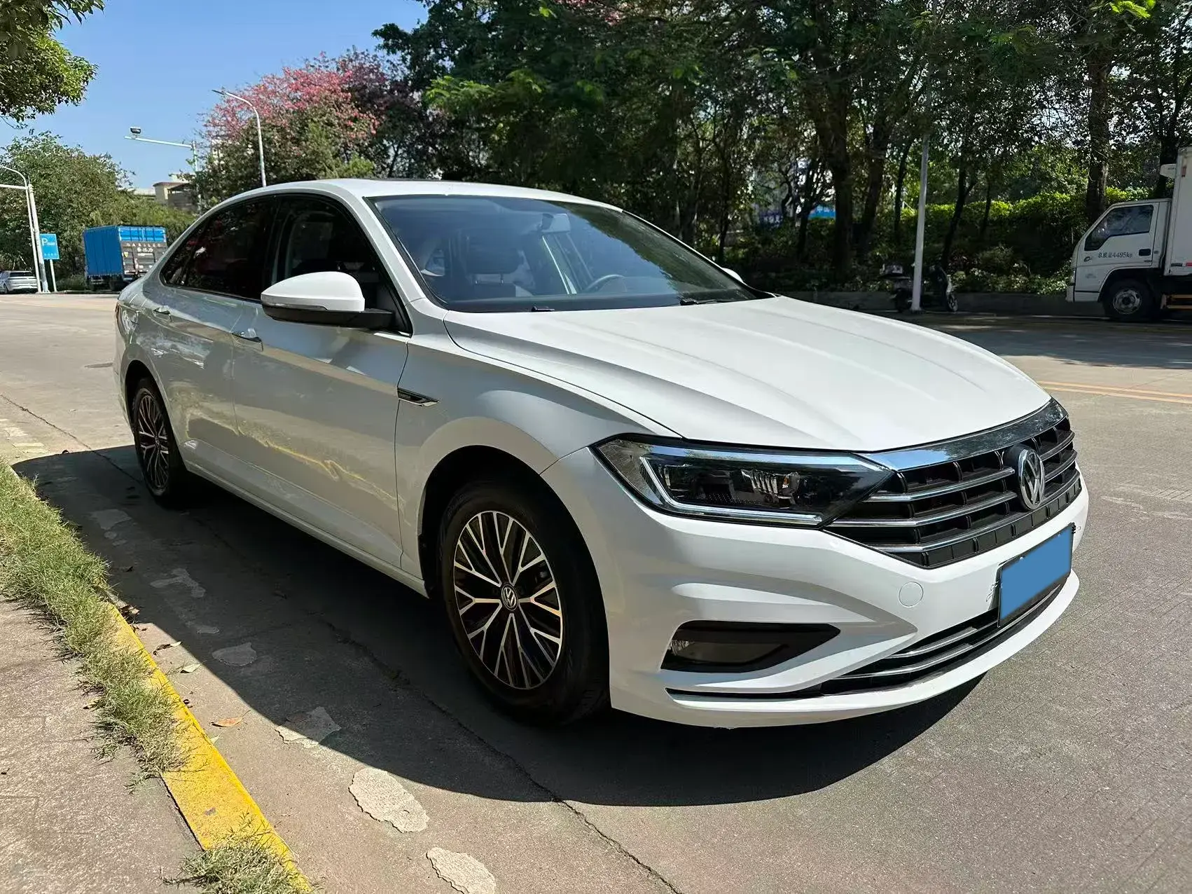 2021 VOLKSWAGEN SAGITAR thumbnail 3