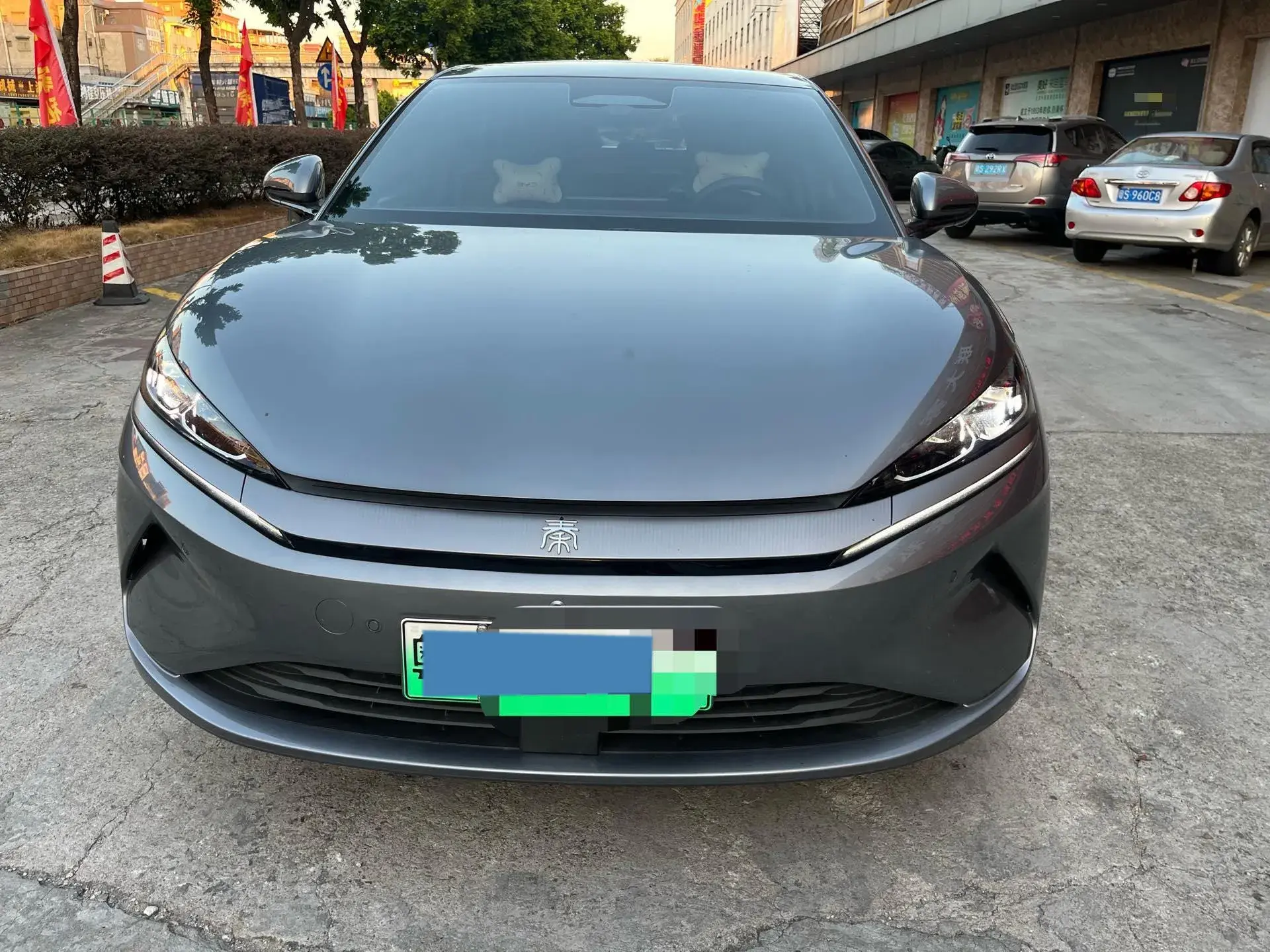 2025 BYD QINL thumbnail 2