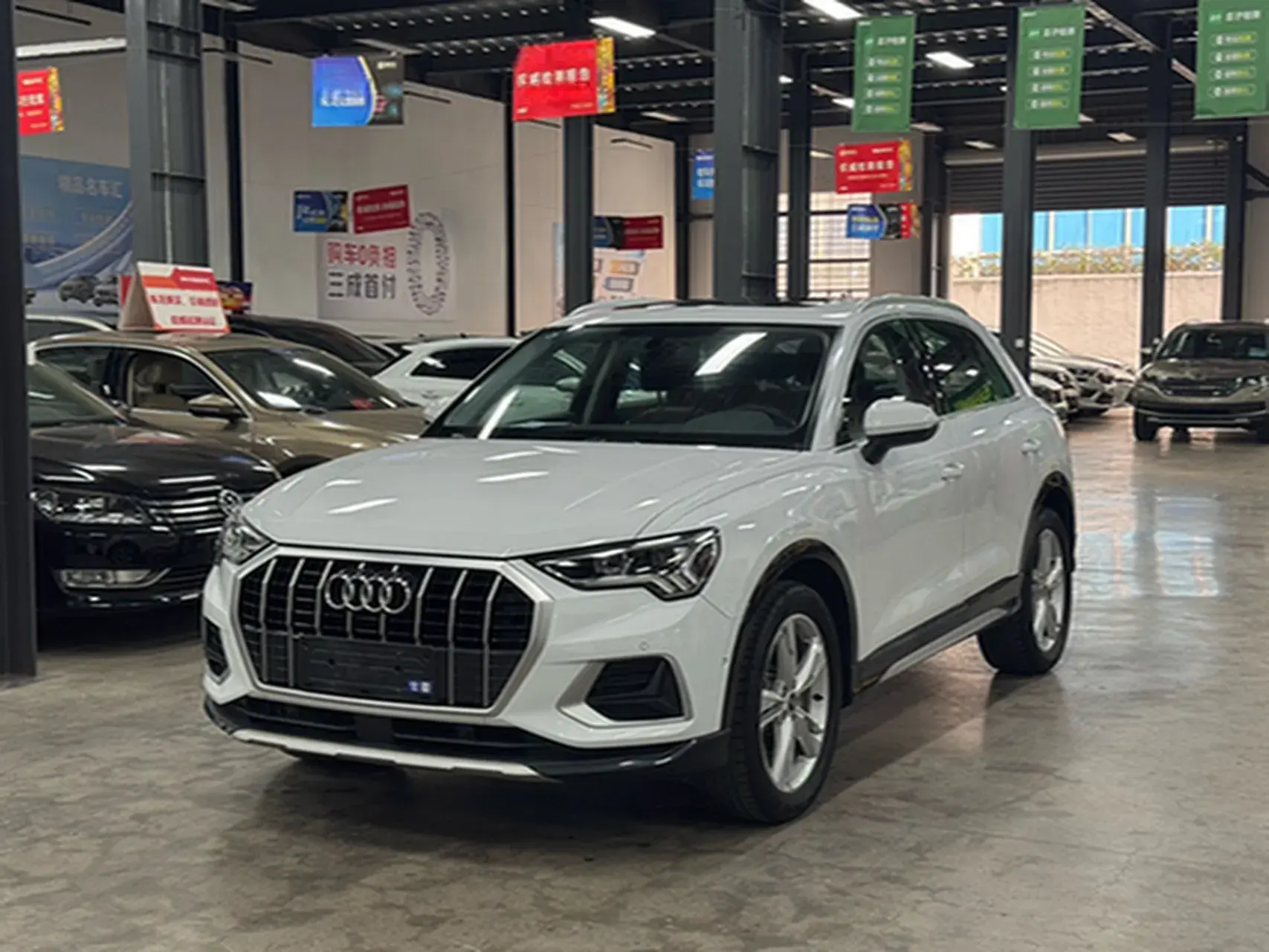 2022 AUDI Q3 view 1
