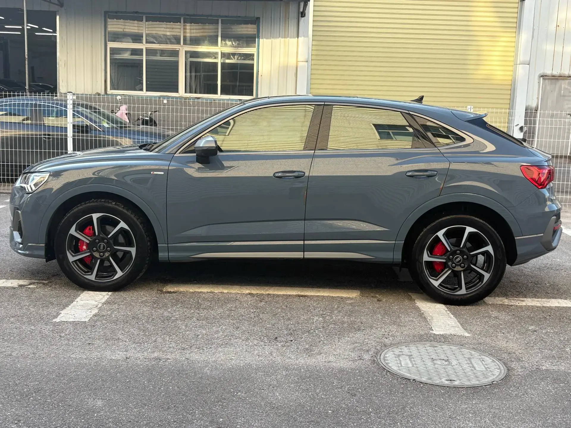 2022 AUDI Q3 thumbnail 4