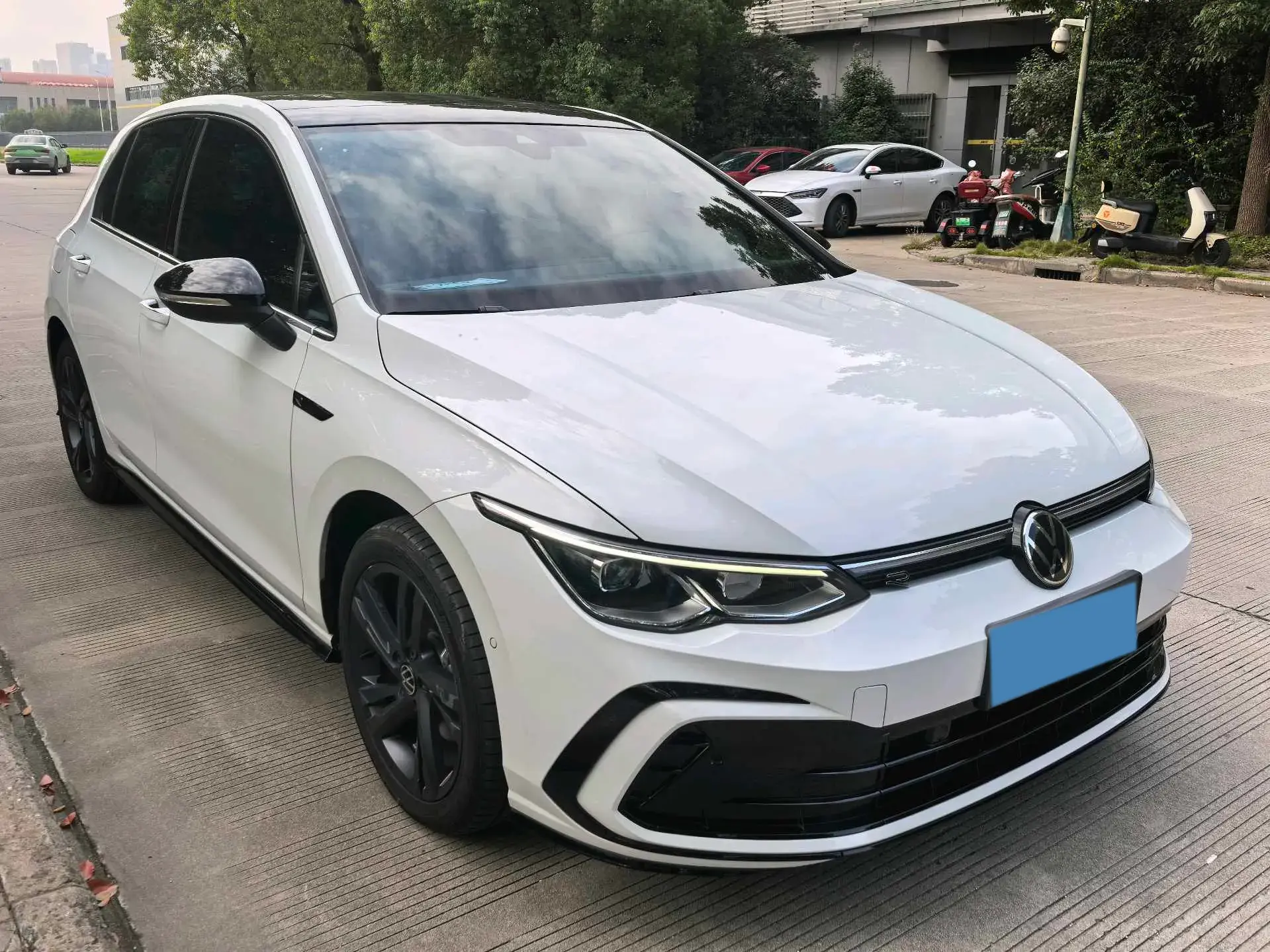 2021 VOLKSWAGEN GOLF thumbnail 3
