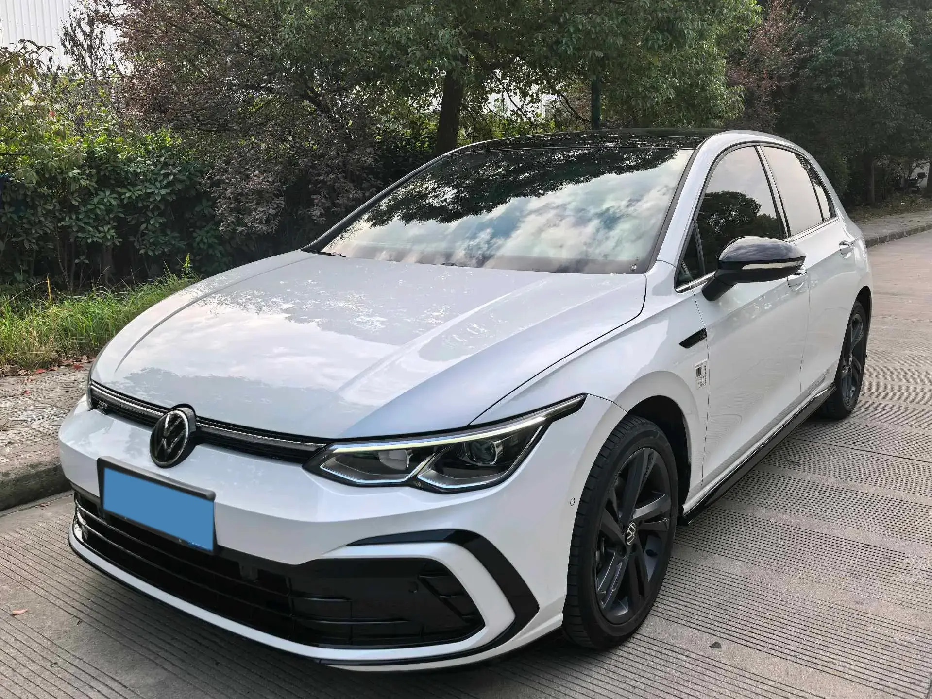 2021 VOLKSWAGEN GOLF view 1