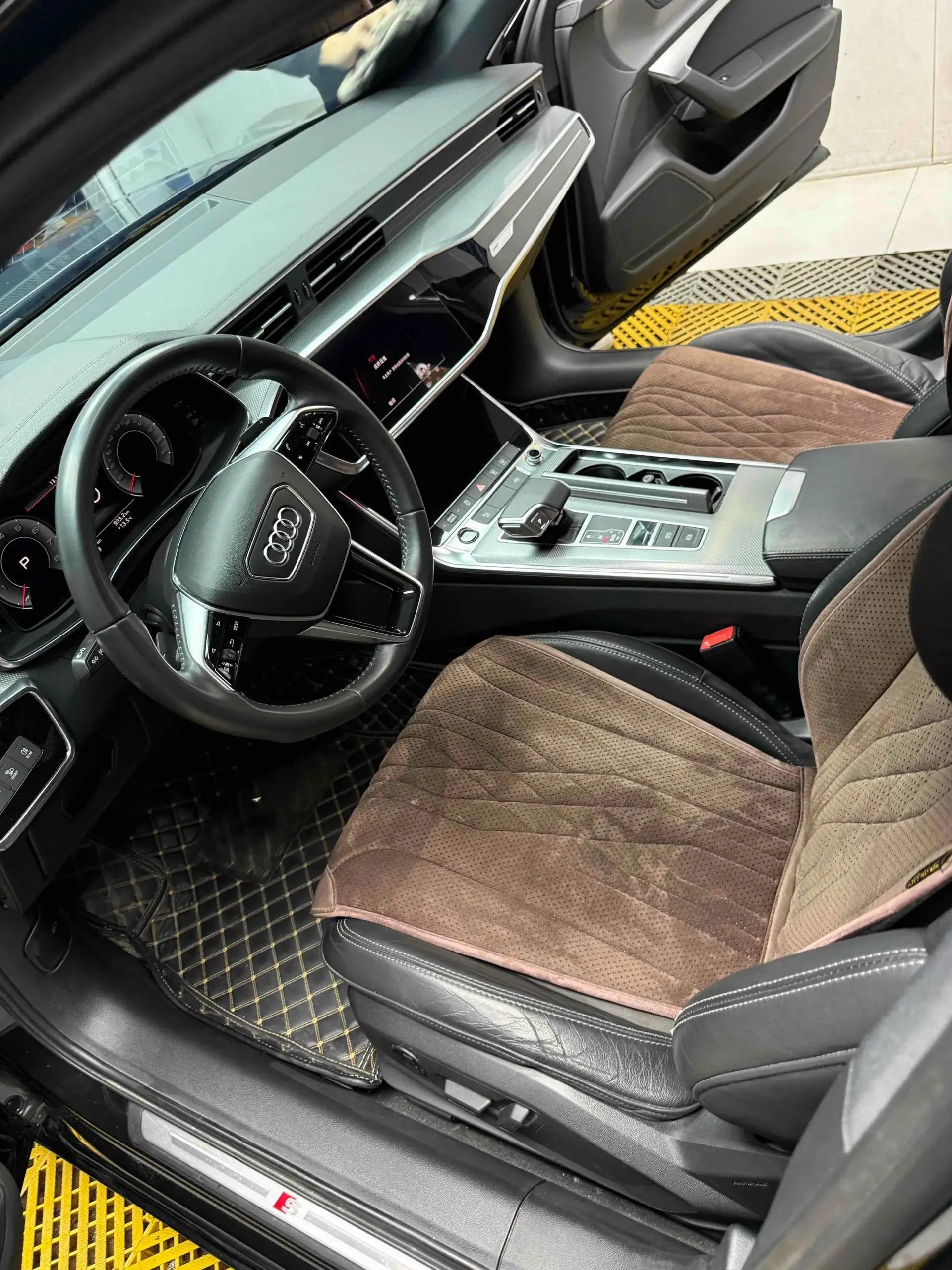 2020 AUDI A6L thumbnail 2