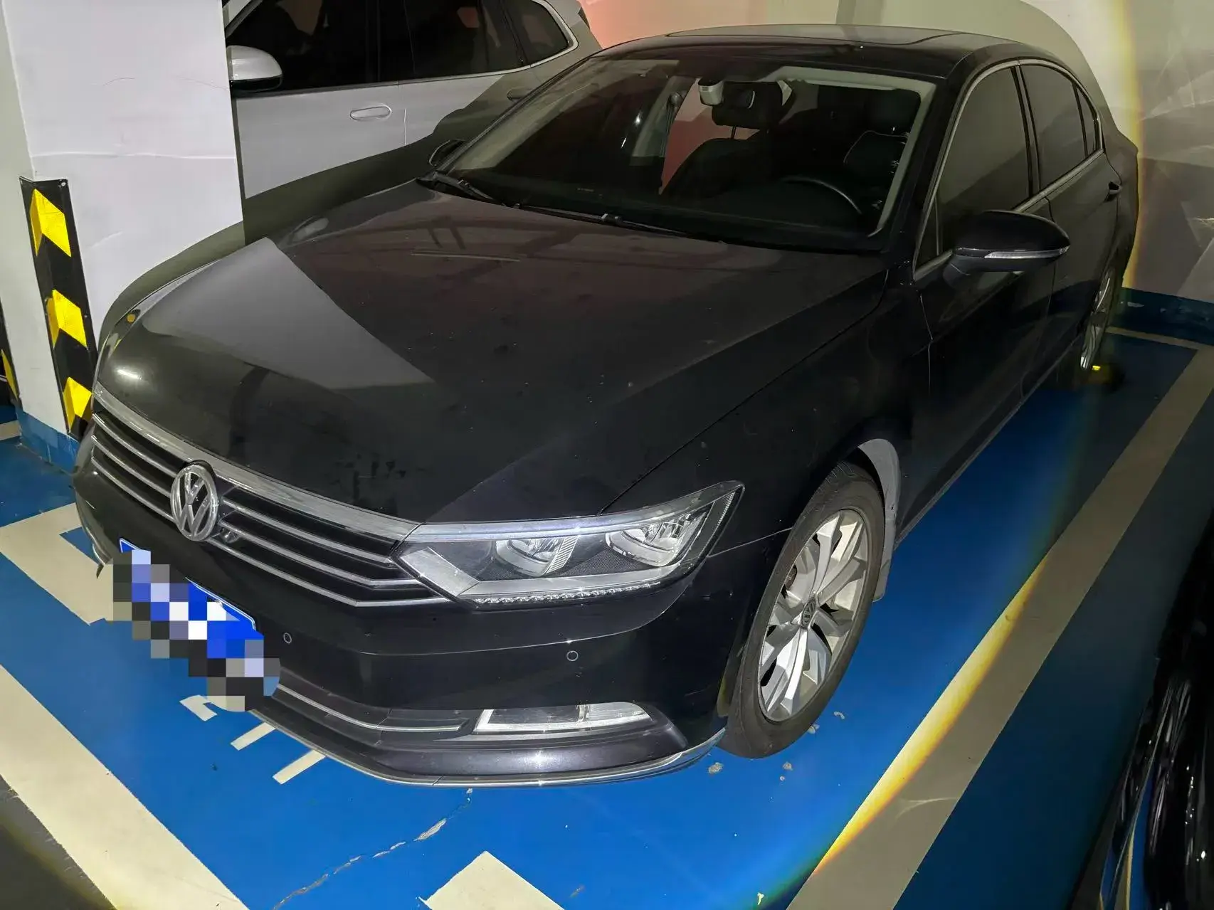 2019 VOLKSWAGEN MAGOTAN view 1