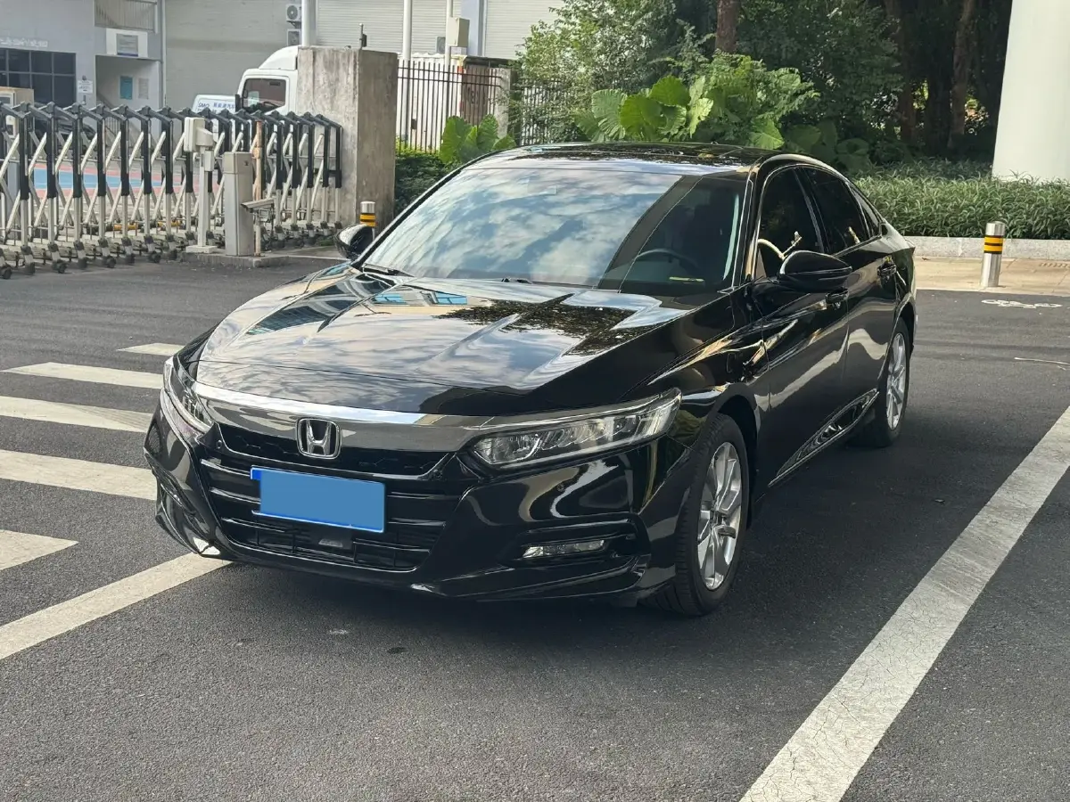 2021 Honda Accord 1.5T 194HP L4 CVT