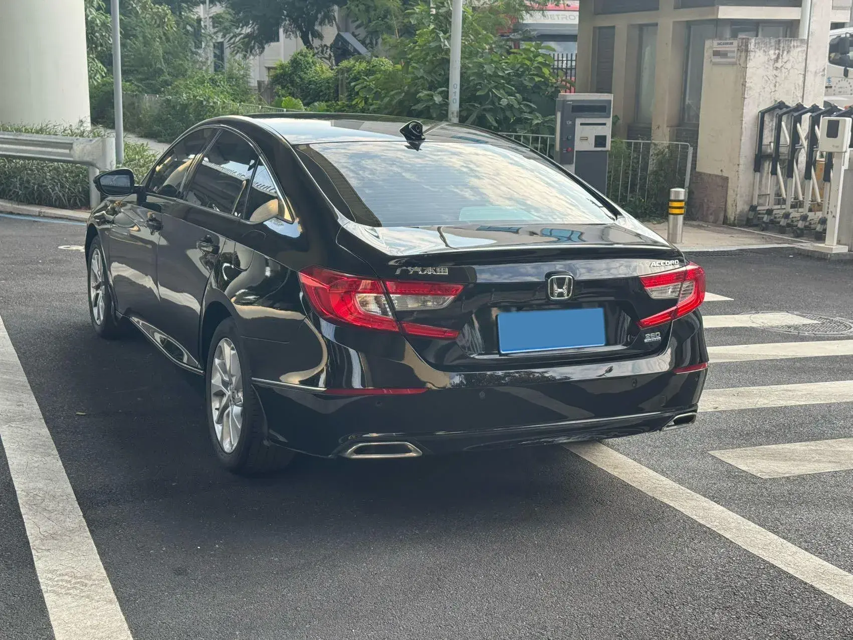 2021 HONDA ACCORD thumbnail 4