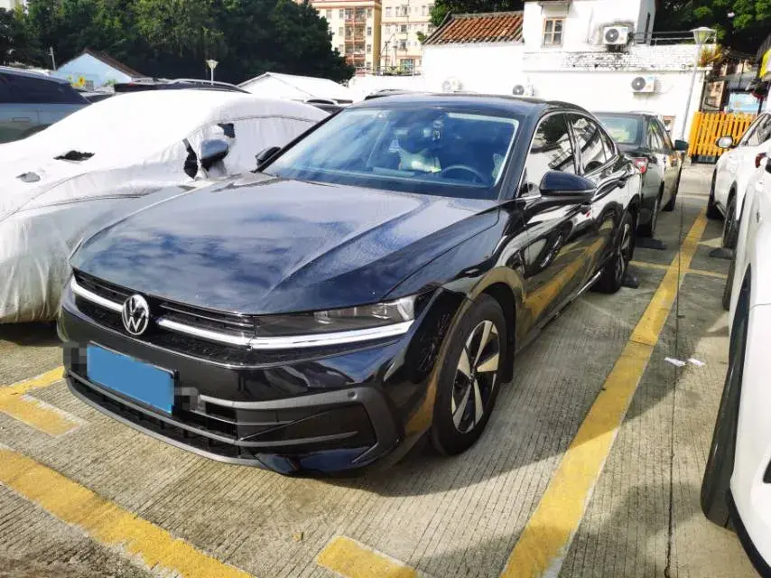 2024 VOLKSWAGEN MAGOTAN view 1