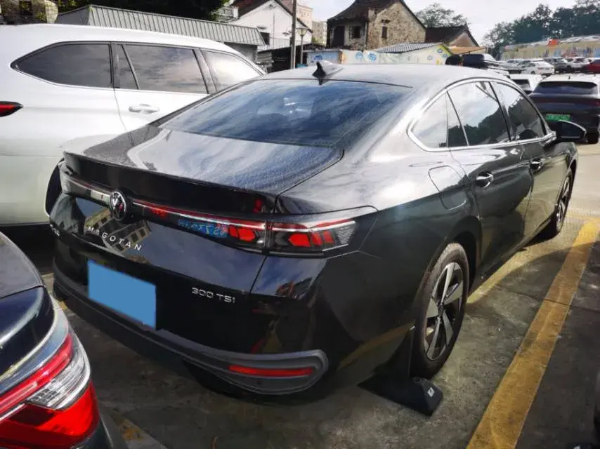 2024 VOLKSWAGEN MAGOTAN thumbnail 3