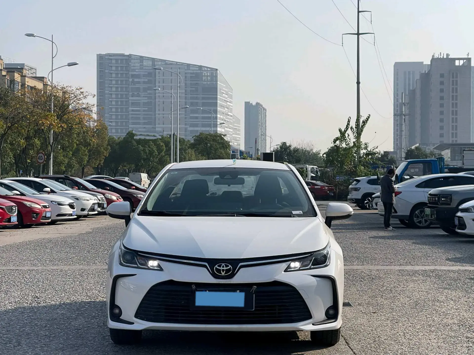 2023 TOYOTA COROLLA thumbnail 2