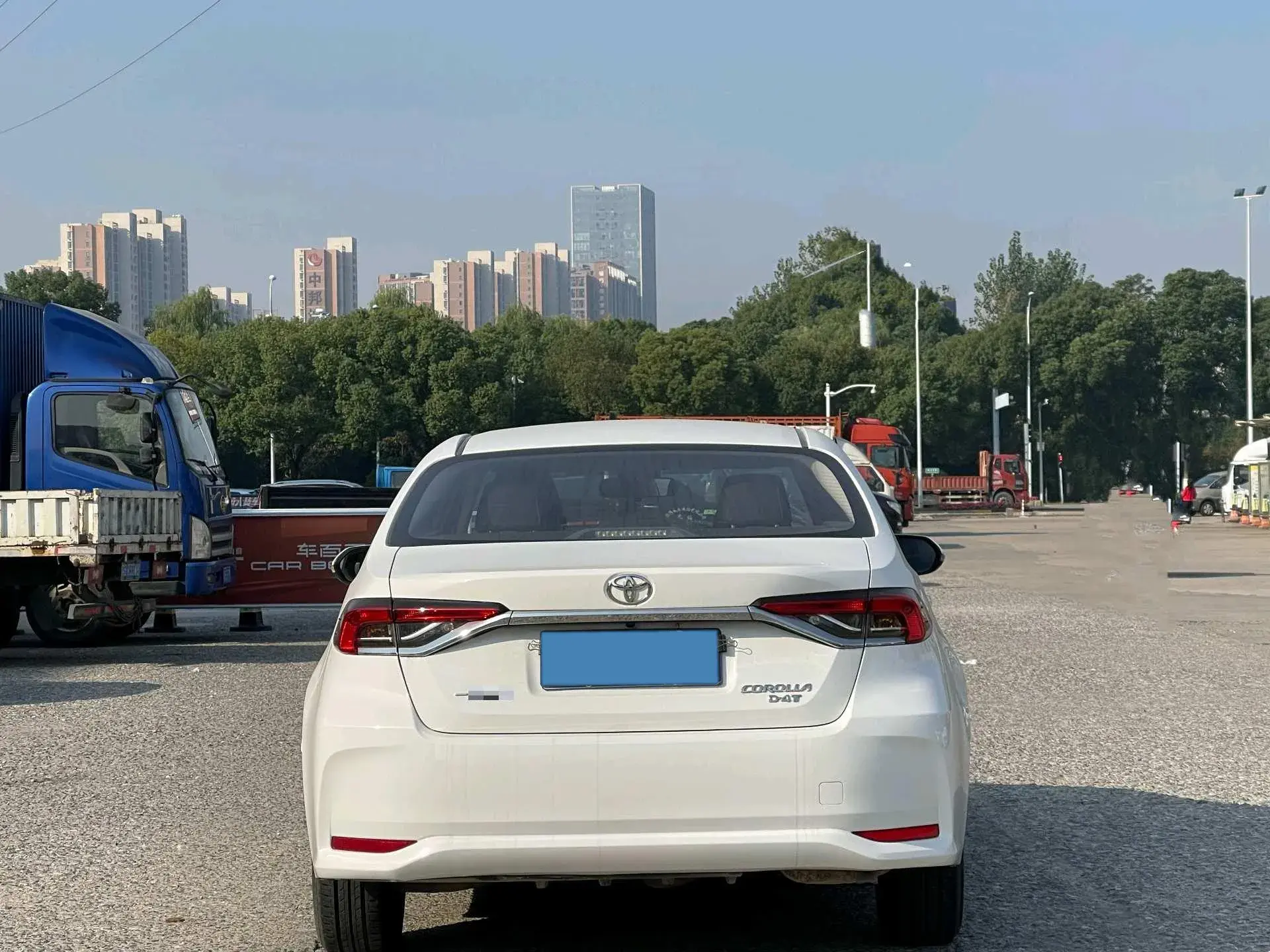 2023 TOYOTA COROLLA thumbnail 3