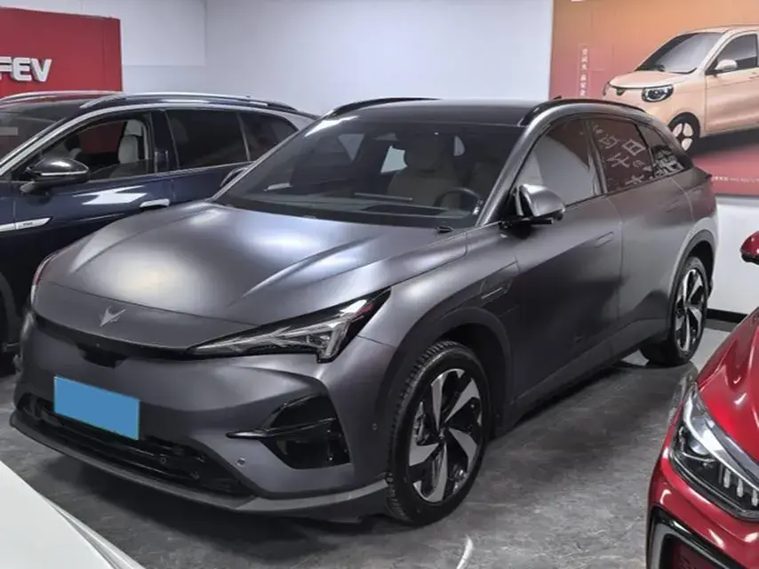 2025 ARCFOX ΑT5 view 1