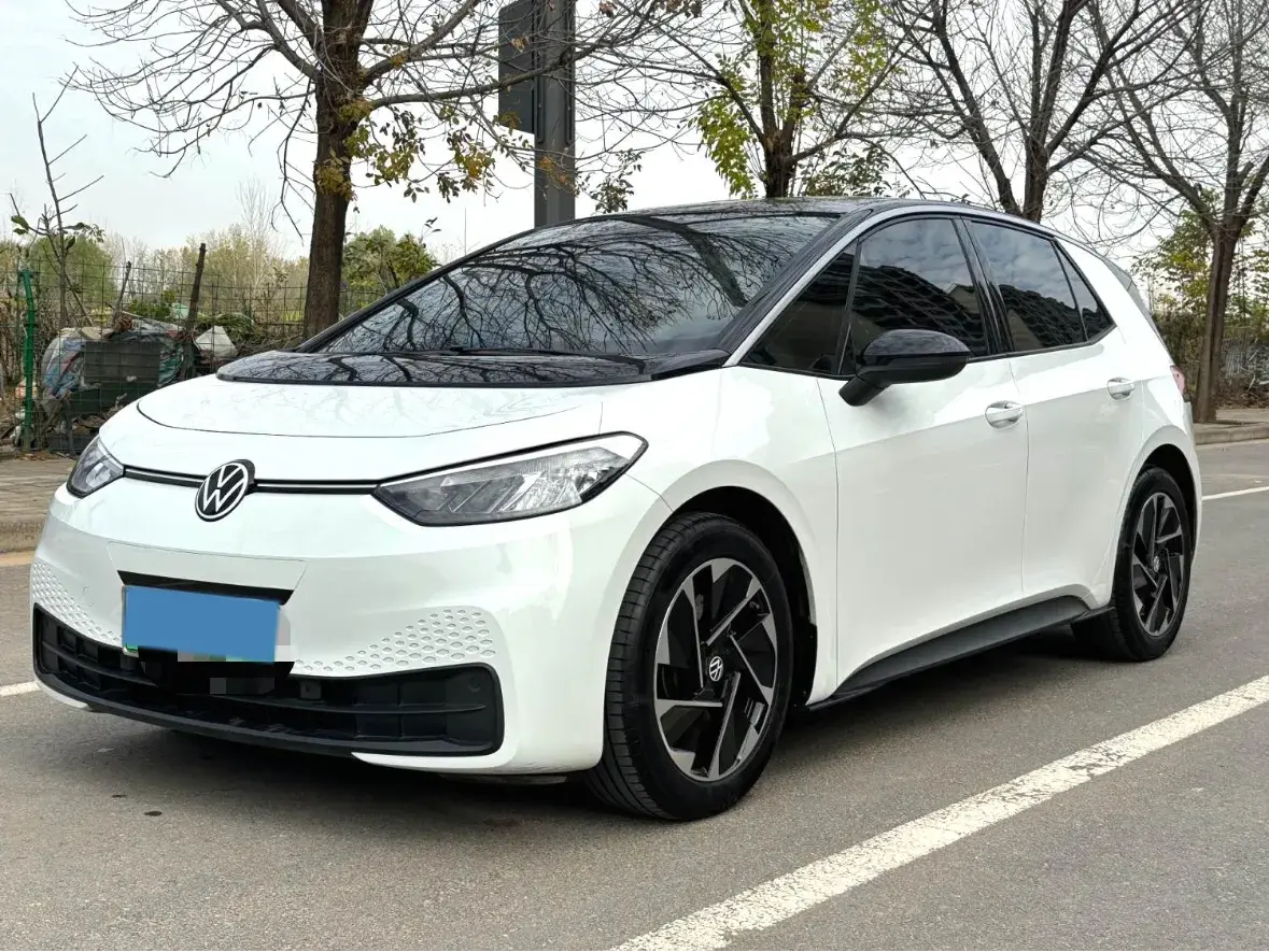 2025 VOLKSWAGEN ID.3 view 1