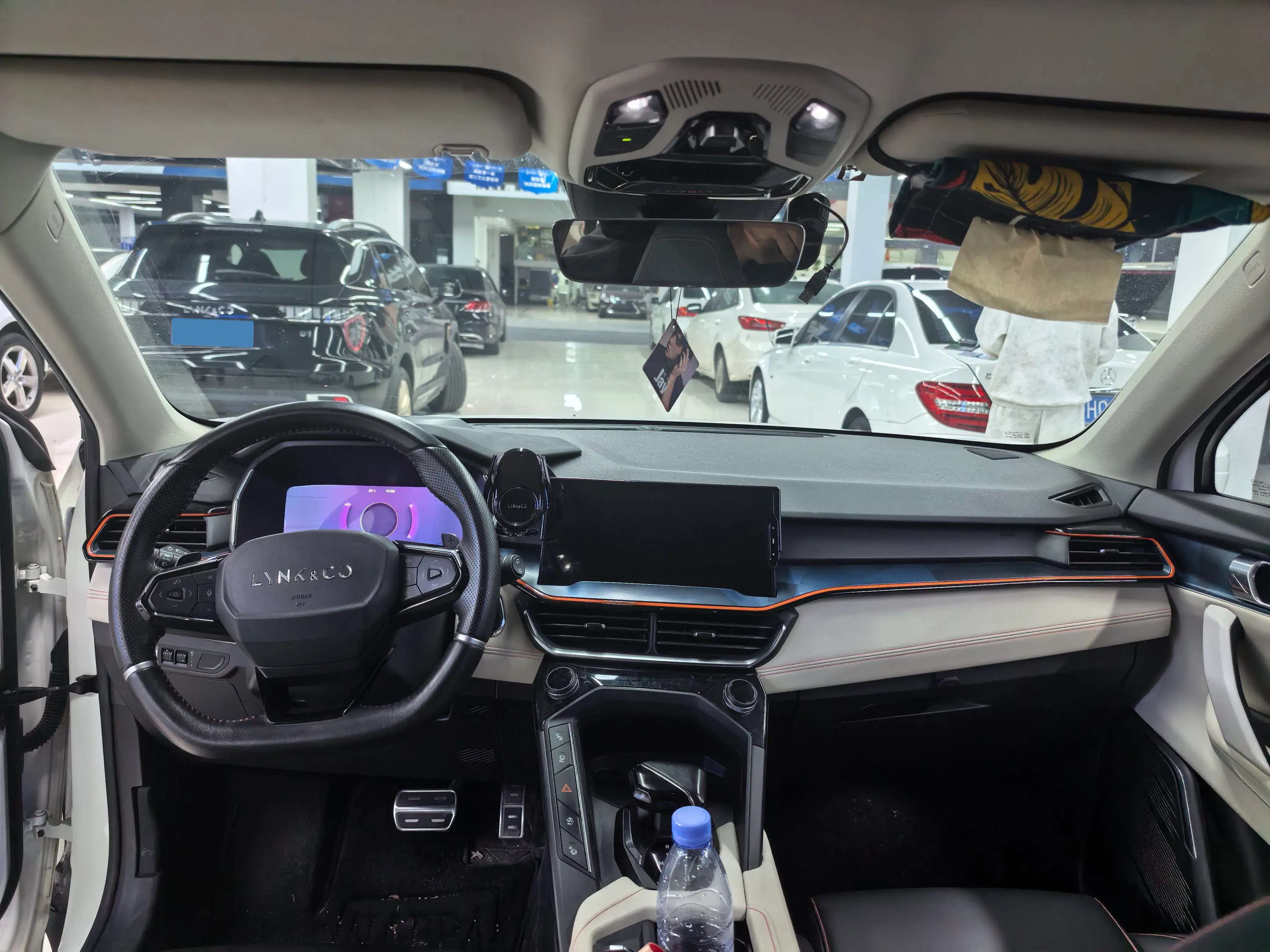 2020 LYNK&CO 06 thumbnail 4