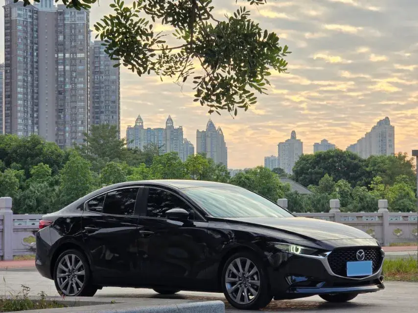 2022 MAZDA 3 thumbnail 3