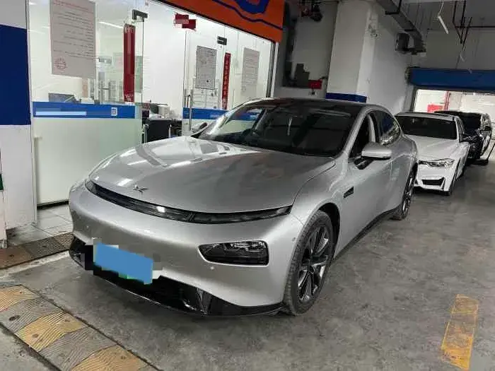 2022 XPENG P7 view 1