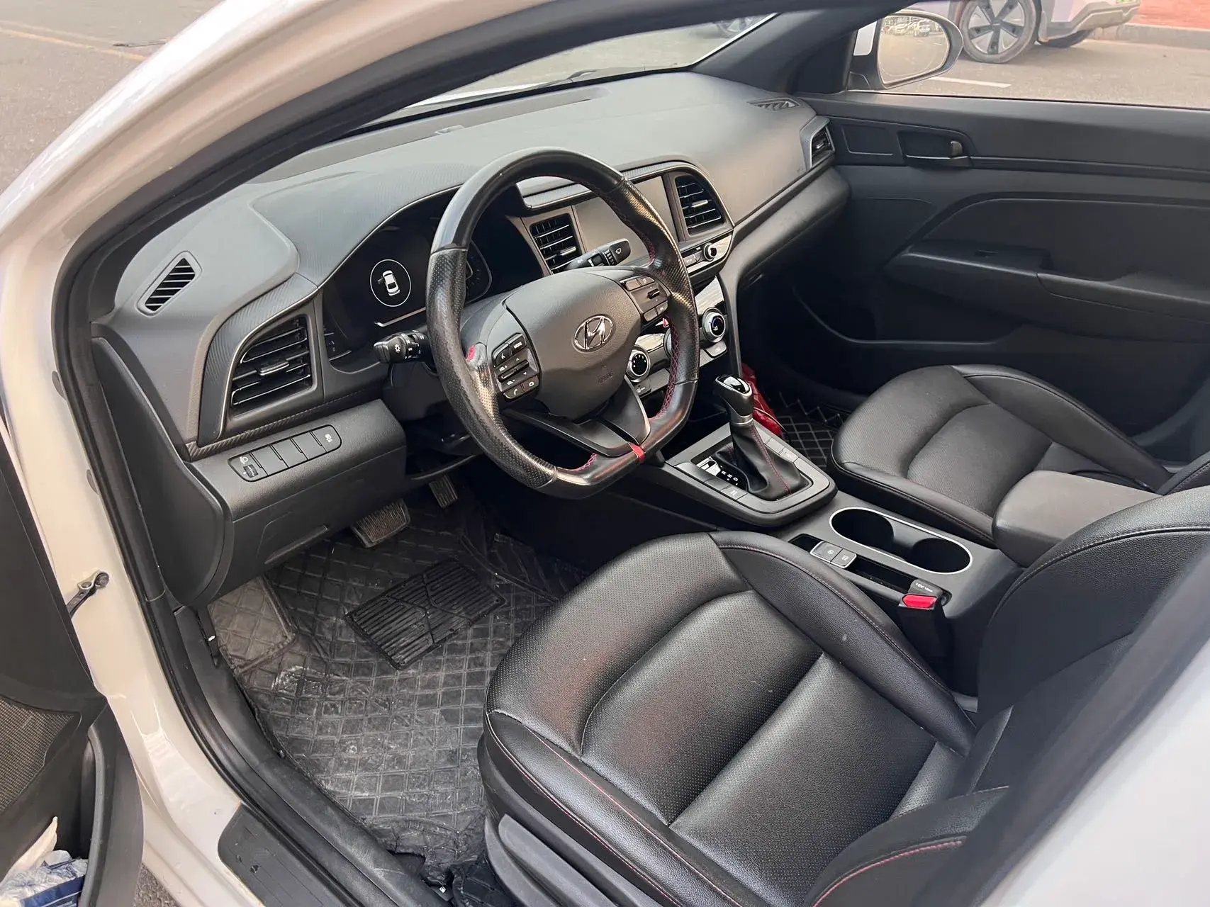 2020 HYUNDAI ELANTRA thumbnail 4