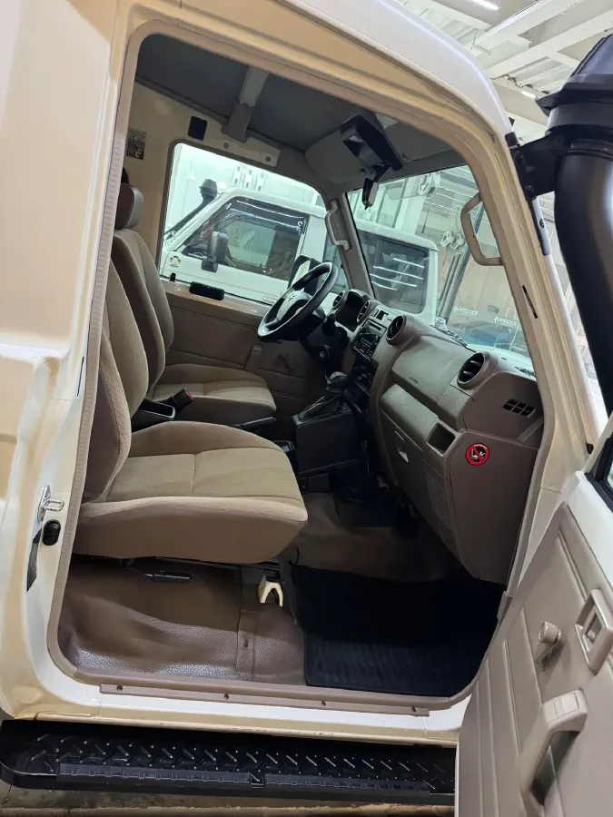 2022 Toyota Land Cruiser 3.4T 415HP V6 10AT,autocango,china used car exporter,china ev exporter,chinese used car exporter,chinese used ev exporter