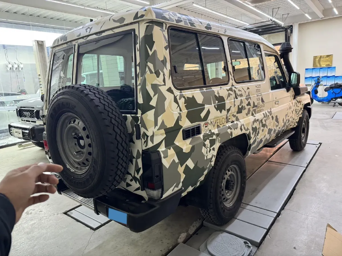 2022 Toyota Land Cruiser 3.4T 415HP V6 10AT,autocango,china used car exporter,china ev exporter,chinese used car exporter,chinese used ev exporter