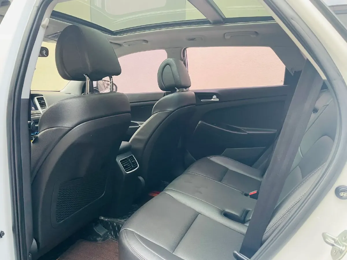 2018 Hyundai Tucson 1.6T 177HP L4 7DCT,autocango,china used car exporter,china ev exporter,chinese used car exporter,chinese used ev exporter