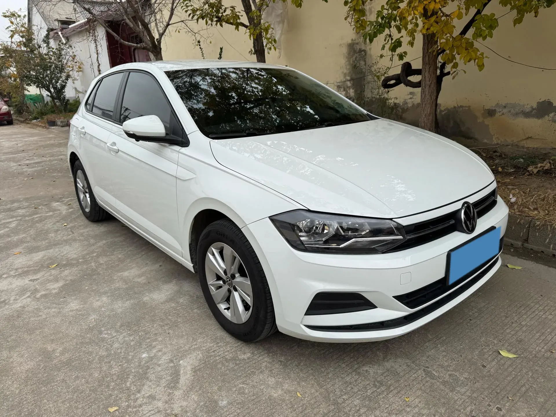 2023 VOLKSWAGEN POLO thumbnail 3